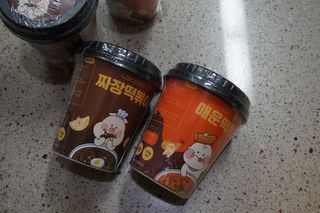 유비쿡 컵떡볶이 매운컵떡볶이2개/ 짜장컵떡볶이 2개  총 4개세트 — 4.5점을 준 리뷰어가 2021년 2월 올린 사용 사진