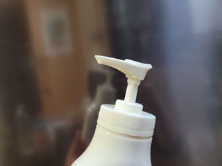 카프리나 프레쉬 산양밀크 모이스춰라이징 바디로션 350ml(오리지널향) — 3점을 준 리뷰어가 2022년 12월 올린 사용 사진