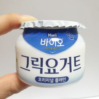 매일바이오 그릭요거트 오리지널 플레인 4개, 로스터리 커피믹스 4개 — 5점을 준 리뷰어가 2021년 12월 올린 사용 사진
