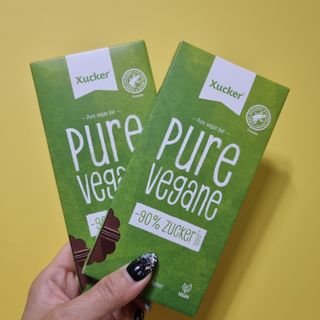 당류2g 자일리톨로 단맛을낸 슈카 퓨어비건 무설탕초콜릿 Xucker vegan 2개입 — 5점을 준 리뷰어가 2021년 4월 올린 사용 사진