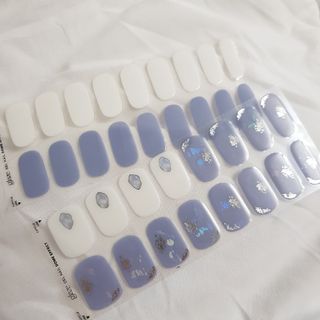 데싱디바 글레이즈 젤네일 포일 이펙트 네일_4종 중 택 1 — 4점을 준 리뷰어가 2021년 9월 올린 사용 사진