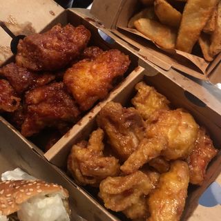 [교촌치킨 영등포역점] 치킨 메뉴 중 택1 — 5점을 준 리뷰어가 2021년 1월 올린 사용 사진