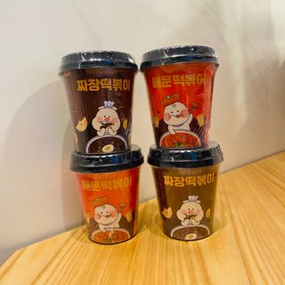 유비쿡 컵떡볶이 매운컵떡볶이2개/ 짜장컵떡볶이 2개  총 4개세트 — 5점을 준 리뷰어가 2021년 3월 올린 사용 사진
