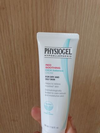 피지오겔 레드수딩 시카밸런스 크림 50ml — 4.5점을 준 리뷰어가 2022년 4월 올린 사용 사진