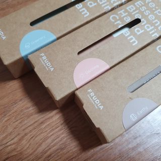 [후르디아] 끈적임 없는 착한성분 비건  핸드크림 3종 — 5점을 준 리뷰어가 2021년 1월 올린 사용 사진