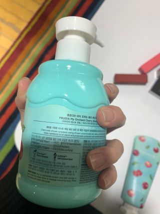 [후르디아] 과즙 뿜뿜_체리 바디워시+바디에센스 세트 — 5점을 준 리뷰어가 2020년 12월 올린 사용 사진