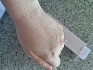 캄프 미스티 포레스트 퍼퓸드 핸드 크림, 향수 핸드 크림 ｜ 캄프 풋귤 플루이드 카밍패드 — 5점을 준 리뷰어가 2024년 6월 올린 사용 사진