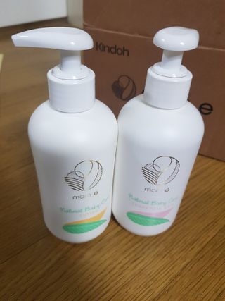 mom e 맘이 내추럴 베이비 케어 샴푸앤바스+로션 — 5점을 준 리뷰어가 2021년 1월 올린 사용 사진