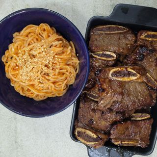 [한면원] 비빔국수 2인분 — 4점을 준 리뷰어가 2022년 8월 올린 사용 사진