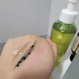 스킨큐어 산다화 순한 클렌징 동백 오일 200ml — 5점을 준 리뷰어가 2023년 3월 올린 사용 사진