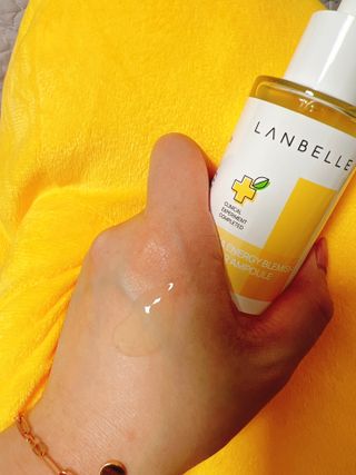랑벨 비타 에너지 잡티 앰플 50ml 고농축 비타민, 저자극, 수분 촉촉, 미백 앰플 — 2.5점을 준 리뷰어가 2022년 4월 올린 사용 사진