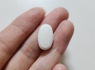 [경남제약헬스케어]케어플러스 관절엔 MSM 1000mg 60정/1개월분/관절/뼈/연골 영양/비타민D+아연/1일2정 — 5점을 준 리뷰어가 2024년 1월 올린 사용 사진
