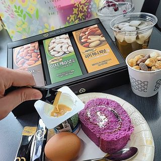 짜먹는 이지견과 짜먹는 이지아몬드, 짜먹는 이지허니피넛, 짜먹는 이지캐슈넛 각 10g X  10포 — 5점을 준 리뷰어가 2021년 3월 올린 사용 사진