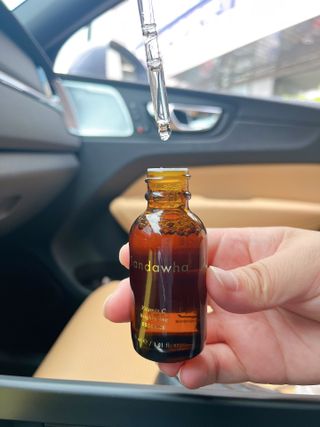 스킨큐어 산다화 비타민c 화이트닝 에센스 30ml — 5점을 준 리뷰어가 2023년 10월 올린 사용 사진