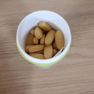 Swisse 스위스 고함량 밀크씨슬 35,000mg 60정 — 5점을 준 리뷰어가 2021년 11월 올린 사용 사진