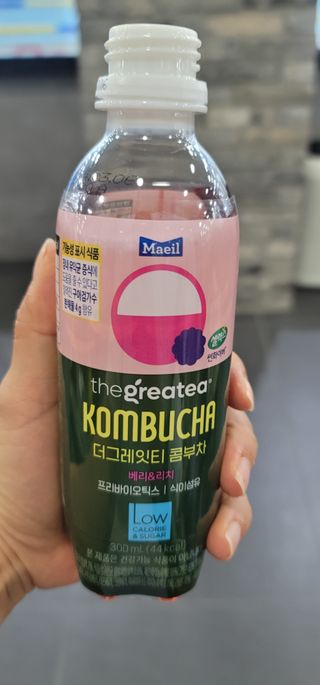 더그레잇티 콤부차 [매일유업] 더그레잇티 44kcal 콤부차 300ml *12개입 (오리지널 6개+베리리치 6개) — 5점을 준 리뷰어가 2023년 7월 올린 사용 사진
