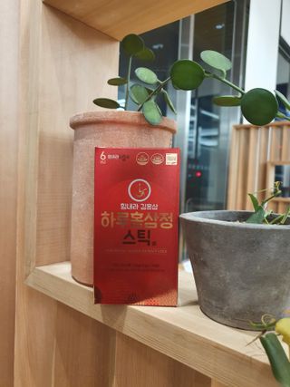 힘내라김홍삼 하루홍삼정스틱 10g x 10포 — 5점을 준 리뷰어가 2021년 3월 올린 사용 사진