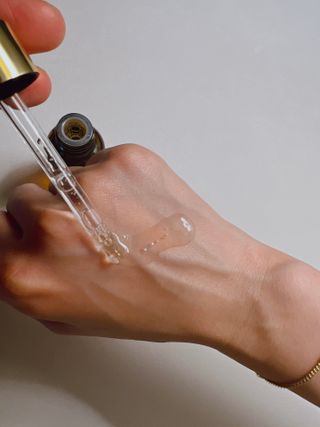 스킨큐어 산다화 비타민c 화이트닝 에센스 30ml — 5점을 준 리뷰어가 2023년 7월 올린 사용 사진