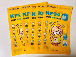 아토팜 블라블라 황사방역 마스크 KF94 — 5점을 준 리뷰어가 2021년 9월 올린 사용 사진