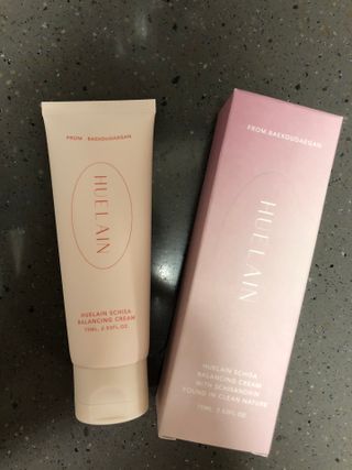 [휴랑] 오미자 2,000알로 피부 생기를 채워주는 밸런싱 크림 — 5점을 준 리뷰어가 2021년 11월 올린 사용 사진