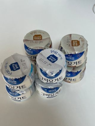 매일바이오 그릭요거트 오리지널 플레인 4개, 로스터리 커피믹스 4개 — 5점을 준 리뷰어가 2021년 12월 올린 사용 사진