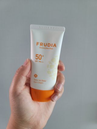 [후르디아] 혼합자차 선 에센스+톤업 선크림 2종 — 4.5점을 준 리뷰어가 2021년 5월 올린 사용 사진