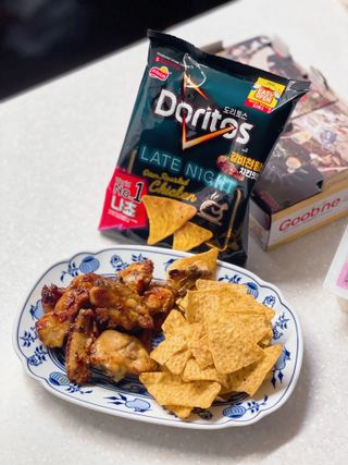 롯데제과 도리토스 갈비천왕치킨맛 X 굽네 갈비천왕 — 5점을 준 리뷰어가 2021년 7월 올린 사용 사진