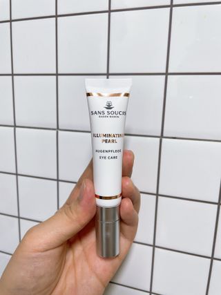 산수시 일루미네이팅 펄 영양 다크서클 스틱 아이 크림 케어 15ml — 5점을 준 리뷰어가 2021년 6월 올린 사용 사진