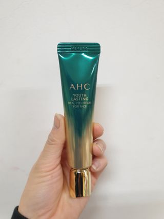 [NEW 탄력유턴 아이크림] AHC 유스 래스팅 리얼 아이크림 포 페이스 — 4.5점을 준 리뷰어가 2021년 2월 올린 사용 사진
