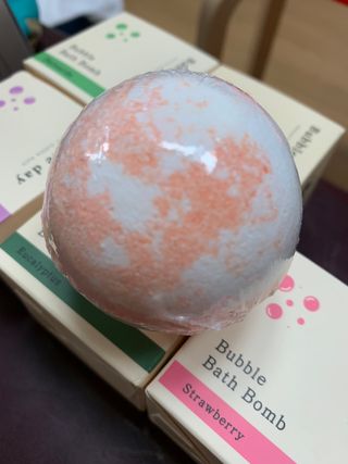 버블데이 배쓰밤 거품입욕제 버블바 6종 — 5점을 준 리뷰어가 2021년 8월 올린 사용 사진