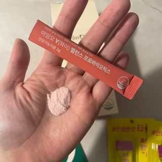 [질 유래 특허 유산균] 아임오 이너밸런스 프로바이오틱스 1박스 [30포] — 5점을 준 리뷰어가 2023년 3월 올린 사용 사진