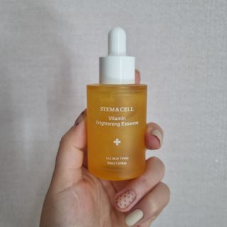 체르엠 스템앤셀 비타민 브라이트닝 에센스 30ml 1개 — 5점을 준 리뷰어가 2021년 10월 올린 사용 사진