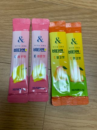 비타앤C 레몬맛, 망고맛 — 5점을 준 리뷰어가 2021년 4월 올린 사용 사진