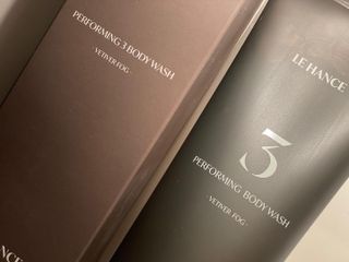 르핸스 퍼포밍 3 바디워시 비반트포렛/베티버포그 — 5점을 준 리뷰어가 2022년 12월 올린 사용 사진