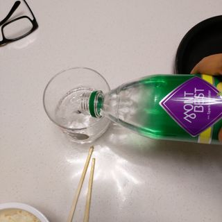 몽베스트 Montbest with Sparkling water Plain 20병 — 4점을 준 리뷰어가 2021년 11월 올린 사용 사진