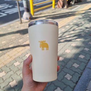 MOZsweden(모즈스웨덴) 세라믹 코팅 이중진공 스텐 텀블러 — 5점을 준 리뷰어가 2024년 6월 올린 사용 사진