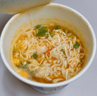 NISSIN 닛신 컵누들  4종 - 씨푸드오리지날, 씨푸드 스파이시, 씨푸드 커리, 씨푸드 XO소스 — 3점을 준 리뷰어가 2022년 5월 올린 사용 사진