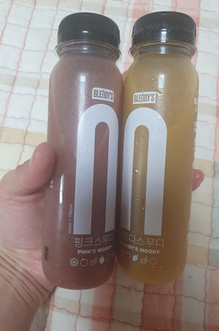 BLENDY'S 핑크 스무디+블론디 스무디 — 5점을 준 리뷰어가 2021년 10월 올린 사용 사진