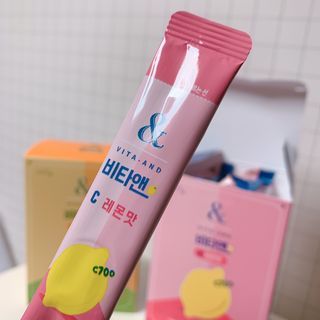 비타앤C 레몬맛, 망고맛 — 5점을 준 리뷰어가 2021년 4월 올린 사용 사진