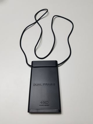 플러스엑스 오브젝트 [PlusX Object] 아이디프레임 2.0 & 듀얼프레임 - 플러스엑스 사원증 케이스 목걸이 디자인 어워드 수상 — 5점을 준 리뷰어가 2022년 1월 올린 사용 사진