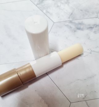 더사가오브수 [사가수] 효혜윤 보태니컬 에너지 에센스인로션 20ml /아이포올 스틱 3g — 5점을 준 리뷰어가 2023년 3월 올린 사용 사진