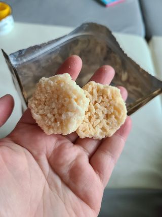 미즈꼬레아 치즈맛 누룽지크리스피 — 3점을 준 리뷰어가 2022년 3월 올린 사용 사진