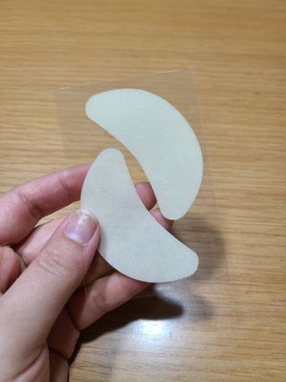 건강누리인터내셔날 레아라 다이아포스 슬리핑 아이패치 골드 & 물광 아이패치 [14회분/총 28매] — 5점을 준 리뷰어가 2022년 7월 올린 사용 사진