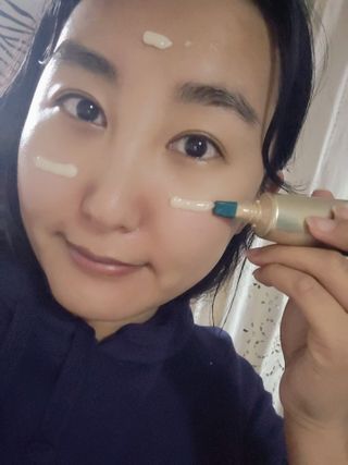 [NEW 탄력유턴 아이크림] AHC 유스 래스팅 리얼 아이크림 포 페이스 — 4.5점을 준 리뷰어가 2021년 3월 올린 사용 사진