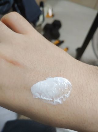 산수시 아쿠아 베네핏 24h 수부지 물광 속건조 수분크림 50ml — 5점을 준 리뷰어가 2021년 6월 올린 사용 사진