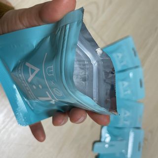 입 냄새 완화에 도움을 주는 에티켓 캔디 앳캔디 스트롱민트 — 5점을 준 리뷰어가 2021년 2월 올린 사용 사진