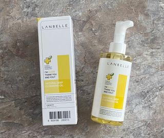 랑벨 내츄럴 딥 클렌징 오일 200ml (저자극 약산성 천연 클렌징) — 5점을 준 리뷰어가 2022년 5월 올린 사용 사진