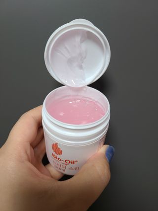 바이오오일 [바이오-오일] 드라이 스킨 젤 100ml — 5점을 준 리뷰어가 2021년 8월 올린 사용 사진