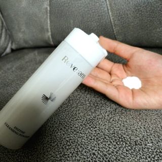 나우 [리브엠] 화해 1등 클렌징 파우더! 모공&피지 말끔순삭 — 5점을 준 리뷰어가 2023년 8월 올린 사용 사진