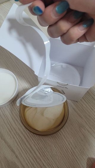 스킨1004 [SKIN1004] 마다가스카르 센텔라 퀵 카밍 패드 70매 130ml — 5점을 준 리뷰어가 2024년 9월 올린 사용 사진